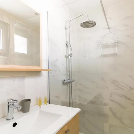 Select'sohome - Renove Au Coeur Du Centre-ville Du Lavandou - A Proximite Des Plages Et Commerces - Gaia *