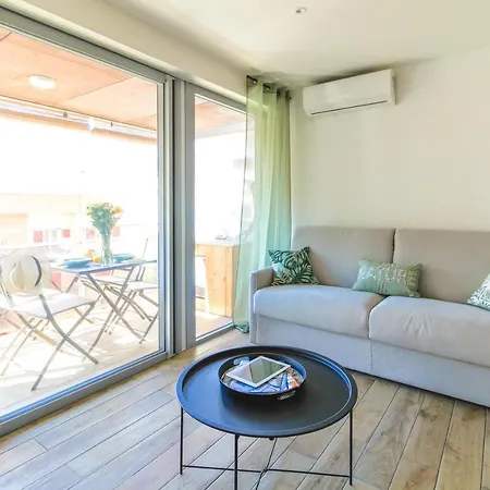 Apartment Select'sohome - Renove Au Coeur Du Centre-ville Du Lavandou - A Proximite Des Plages Et Commerces - Gaia